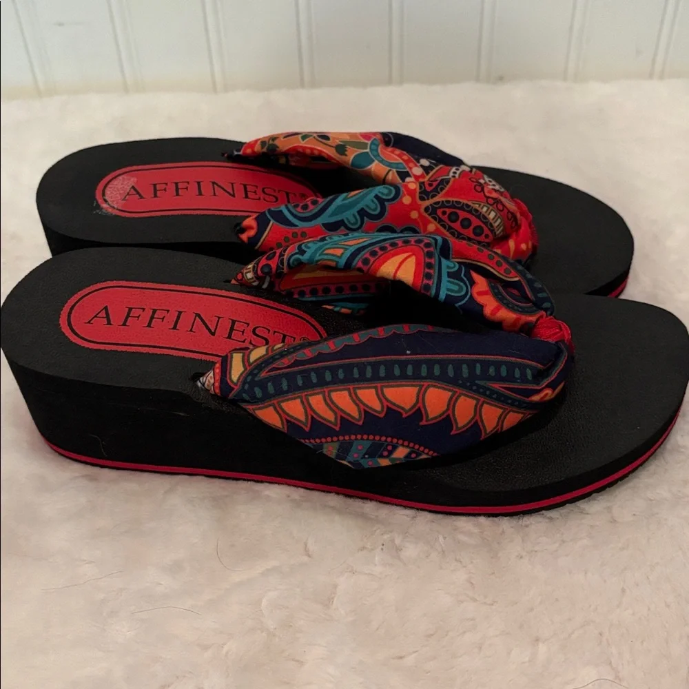 Women's AFFINEST Platform Wedge with Paisley Fabric Strap Flip Flops Sz 36